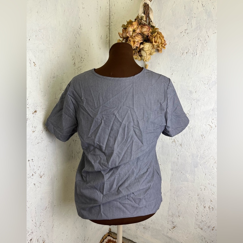 FIGS Catarina V Neck Grey Scrub Top Size Large - Picture 3 of 7